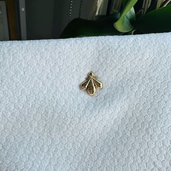 GUERLAIN Paris White Bee Emblem Textured Cosmetic Pouch Recycled Polyester NWT - Picture 2 of 7